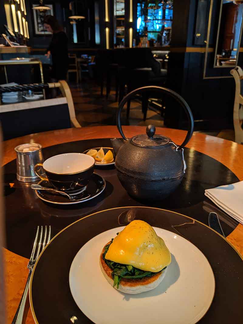 what to do with a hollandaise sauce