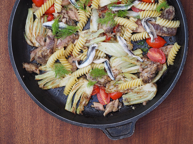 Sardines go well with pasta.